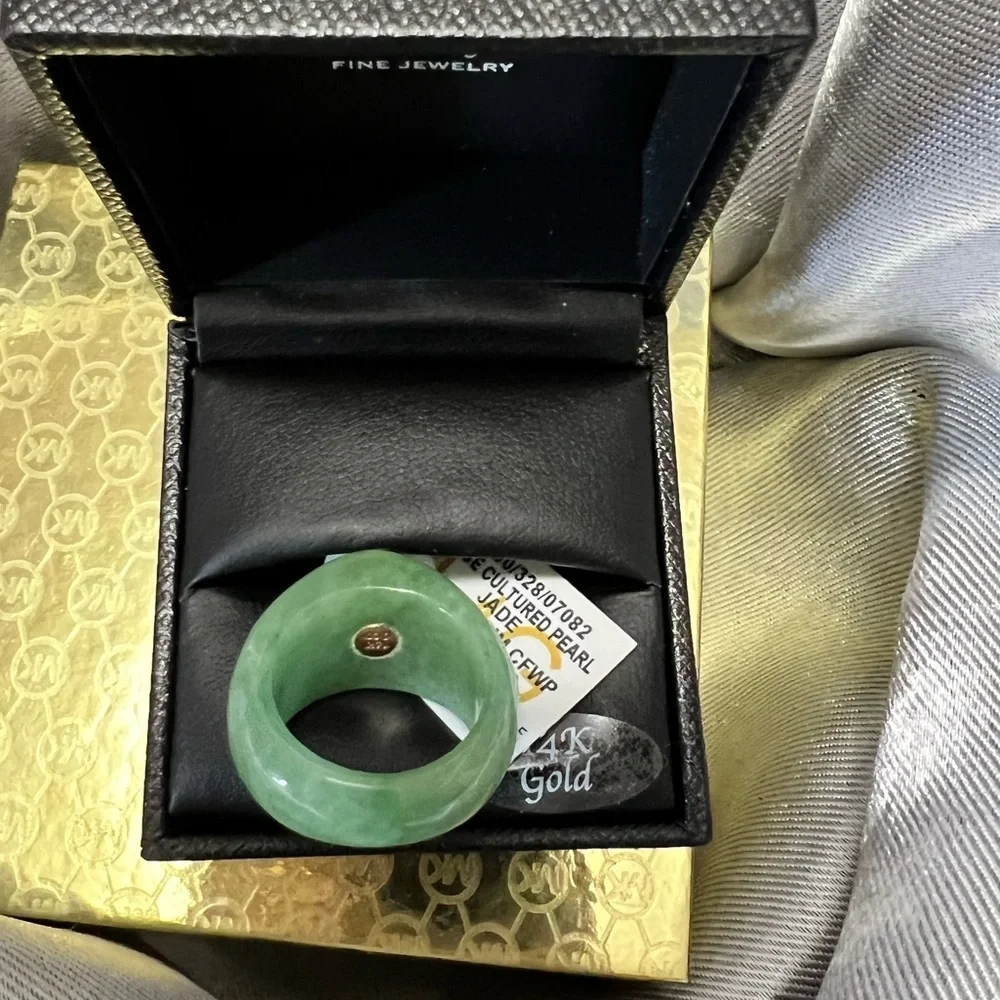 Pearl Jade Ring - Picture 2 of 3